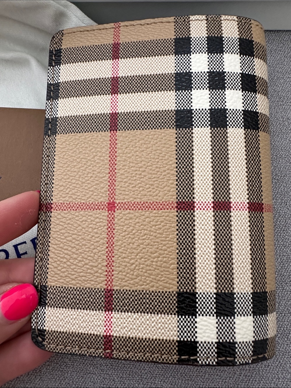 Burberry Classic Nova Check Passport Holder in Beige/Tan - box & dust bag NEW - Picture 4 of 12